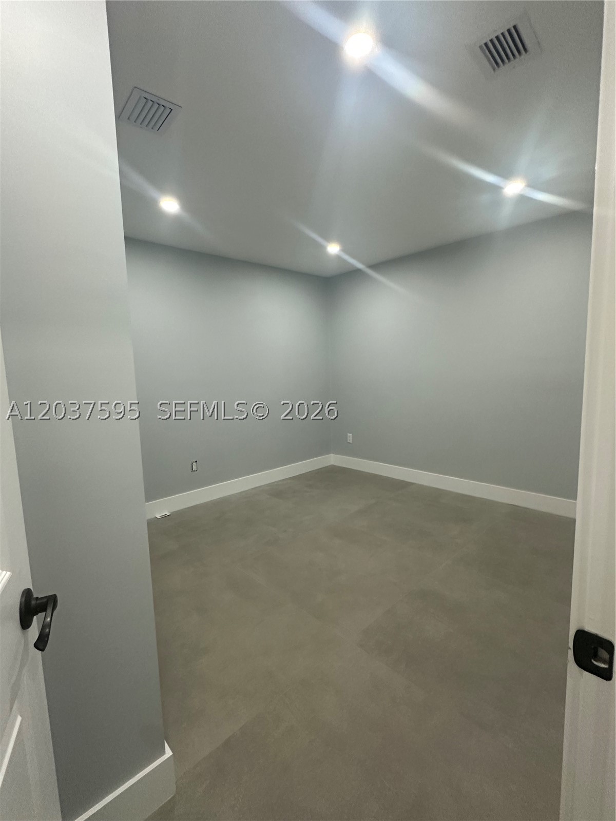 SOUTH ALLAPATTAH MANOR - Residential Lease