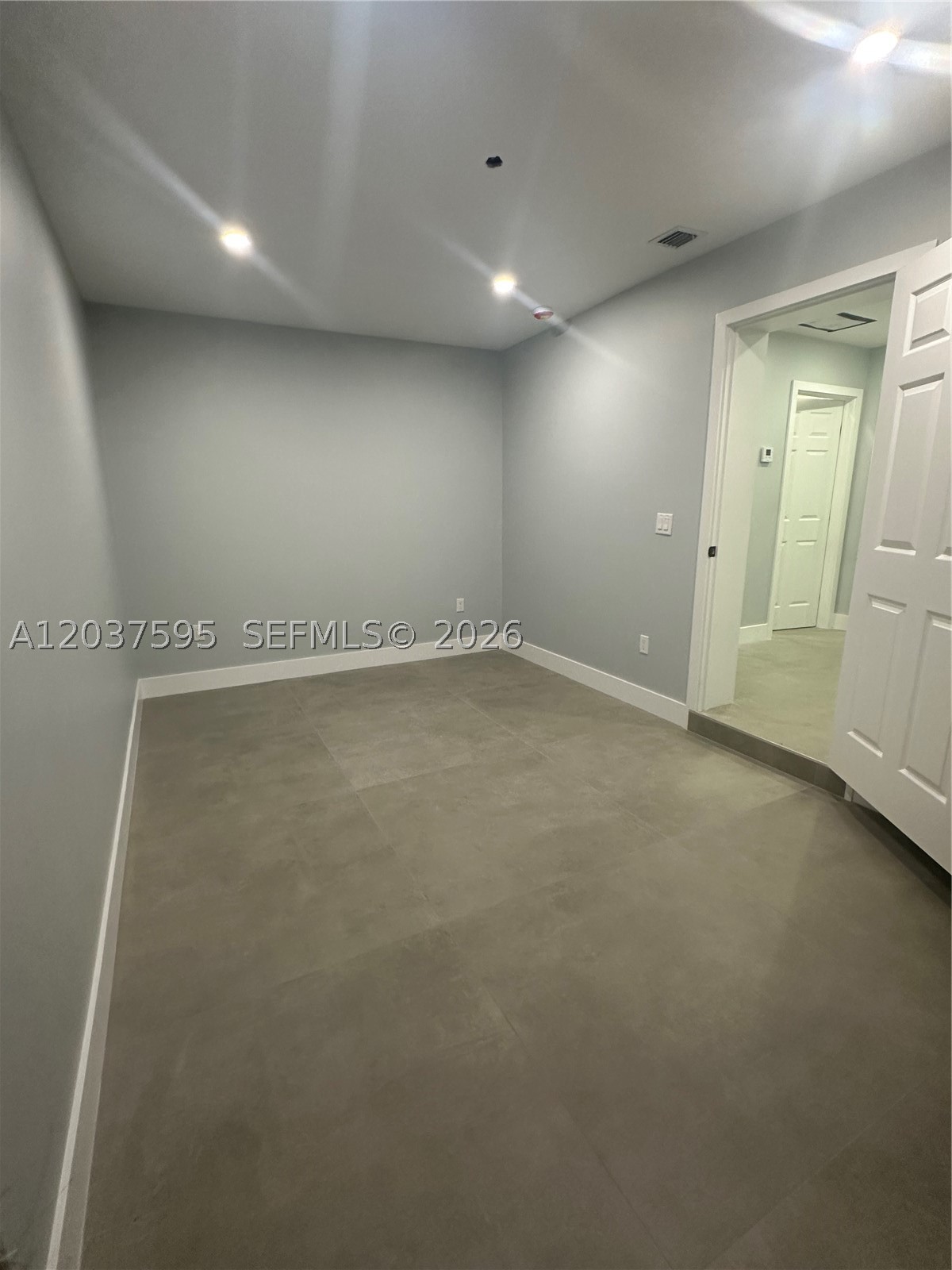 SOUTH ALLAPATTAH MANOR - Residential Lease