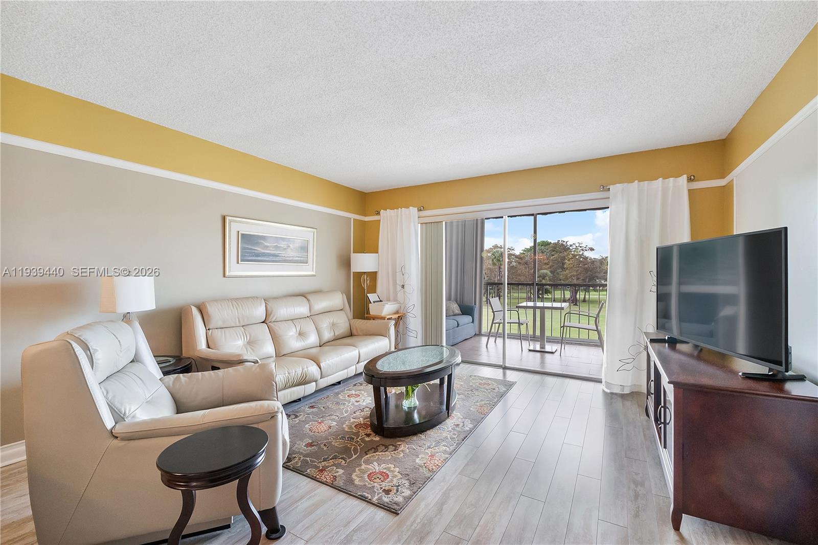 ORIOLE GOLF & TENNIS CLUB - Residential