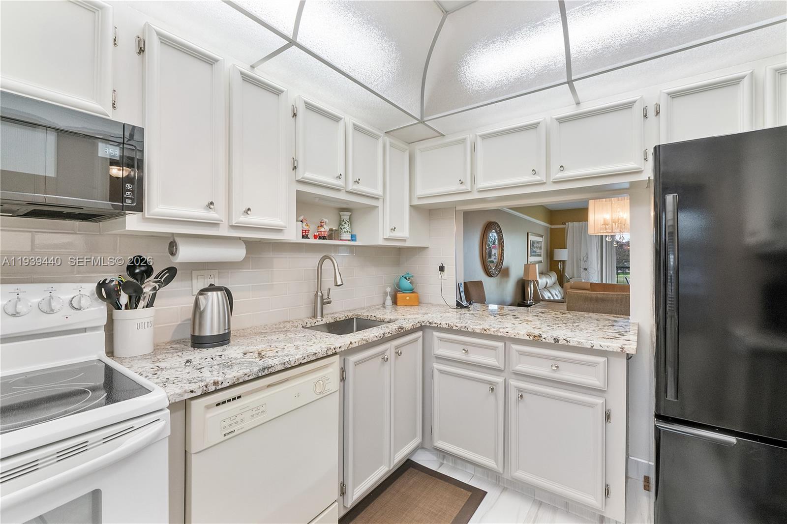 ORIOLE GOLF & TENNIS CLUB - Residential