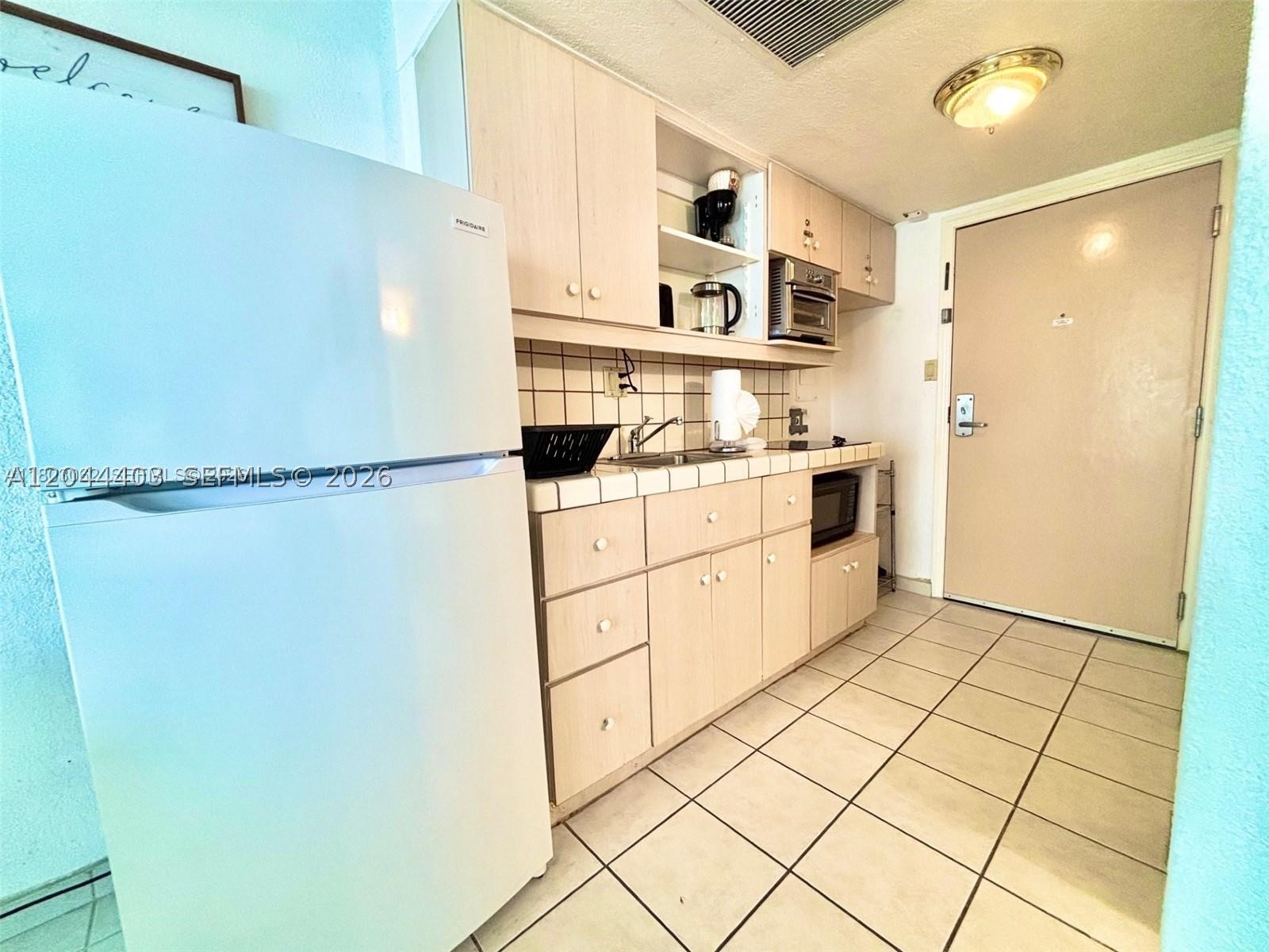THE AVENTURA BEACH CLUB C - Residential