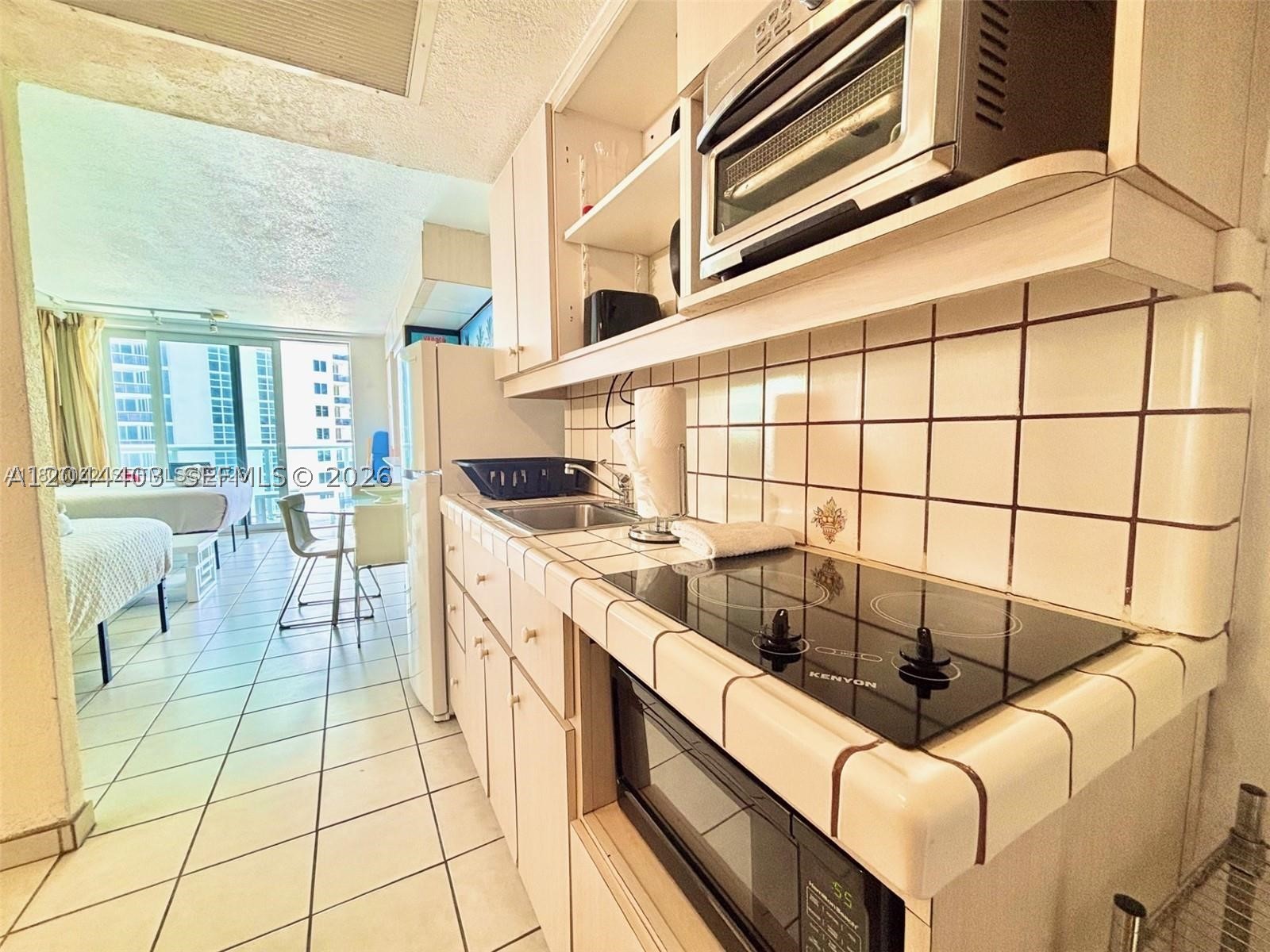 THE AVENTURA BEACH CLUB C - Residential