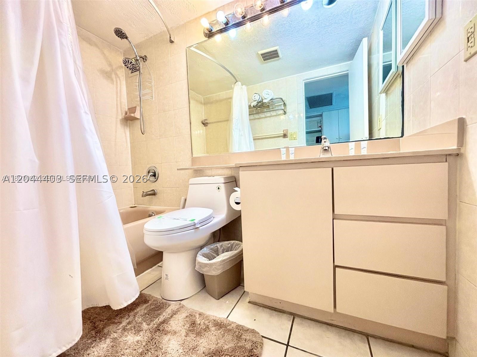 THE AVENTURA BEACH CLUB C - Residential