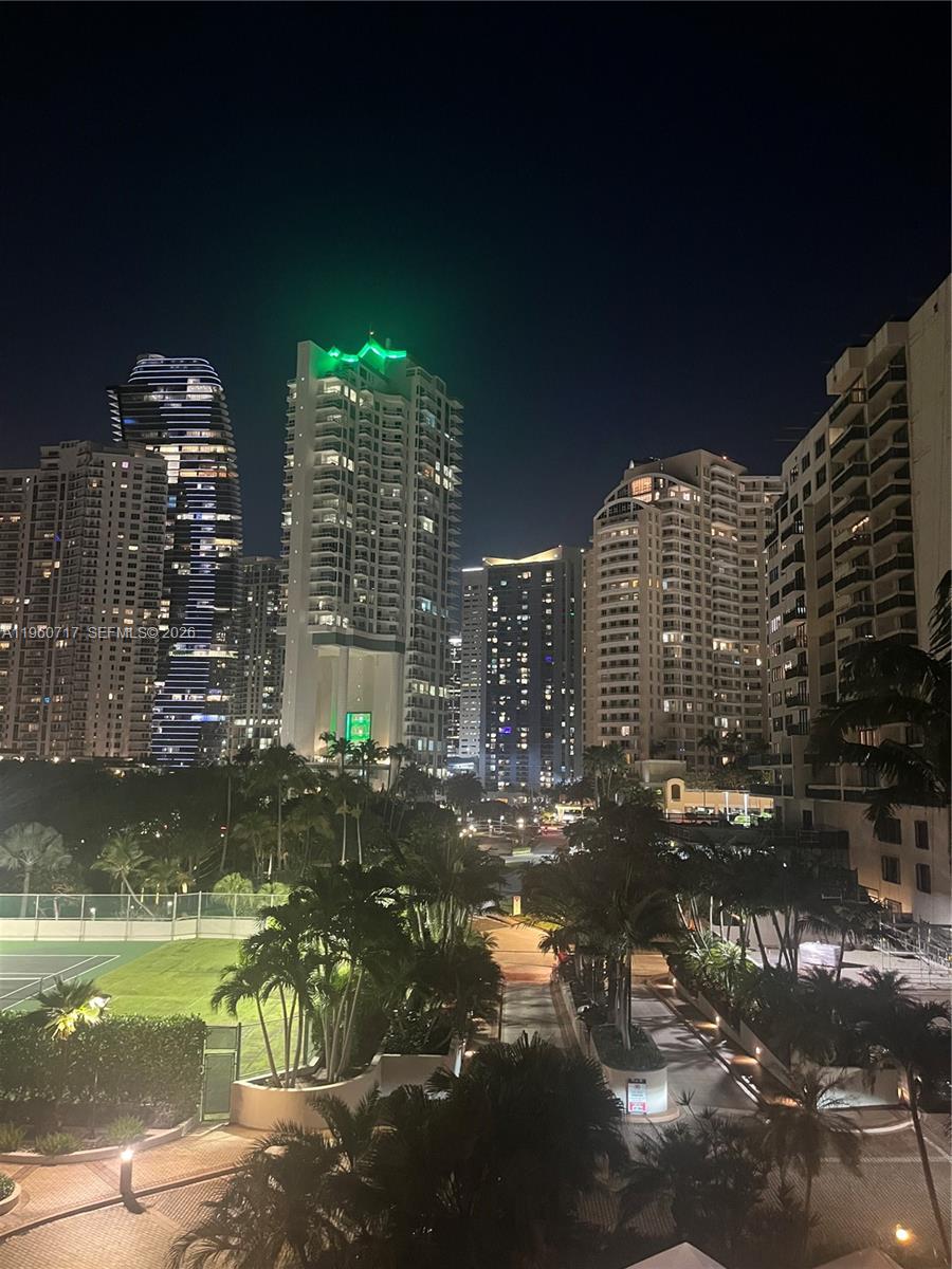 Foreclosure price. Opportunity to own a house in prestigious Brickell Key Island adjacent to the new Mandarin Oriental Hotel and Residences starting at $3 Millions and up. WELCOME TO THE PRESTIGOUS BRICKELL KEY ISLAND. BEST PRICE UNIT. THIS UNIT IS COMPLETELY REFURBISHED WITH MARBLE FLOORS THROUGHOUT AND WOOD FLOORS IN THE BEDROOMS. BATHROOMS COMPLETELY REFURBISHED WITH MARBLE FLOORS AND SHOWERS. KITCHEN WITH GRANITE COUNTERTOPS AND BACKSPLASH. 2 BEDROOMS 2 BATHS 1,454 SQ FT. ENJOY THE PRIVACY OF THE ISLAND LIFESTYLE AND ENJOY ALL THE WALKING PATHS, VIEWS OF PORT OF MIAMI, ADJACENT OF NEW MANDARIN ORIENTAL HOTEL AND CONDOMINUM STARTS AT $3 MILLIONS PLUS UNITS. ENJOY BRICKELL AVENUE RESTAURANTS, BANKS, NIGHCLUBS JUST CROSSING A​​‌​​​​‌​‌​​​‌‌​​​‌‌‌​​‌​​‌‌​​​​ BRIDGE