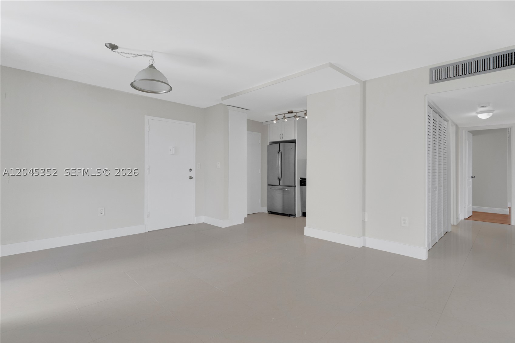 THE ISLANDER CLUB CONDO - Residential