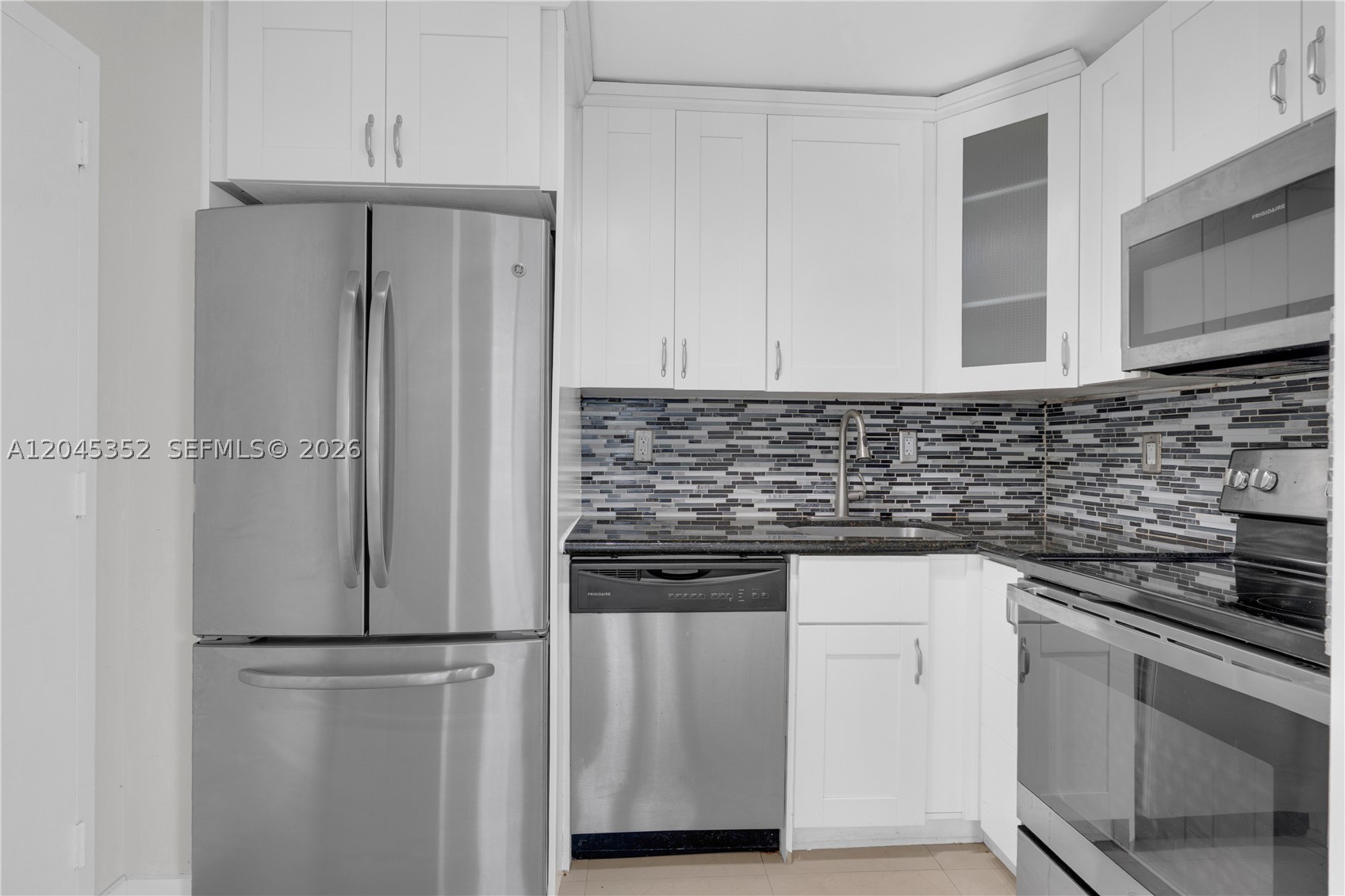 THE ISLANDER CLUB CONDO - Residential