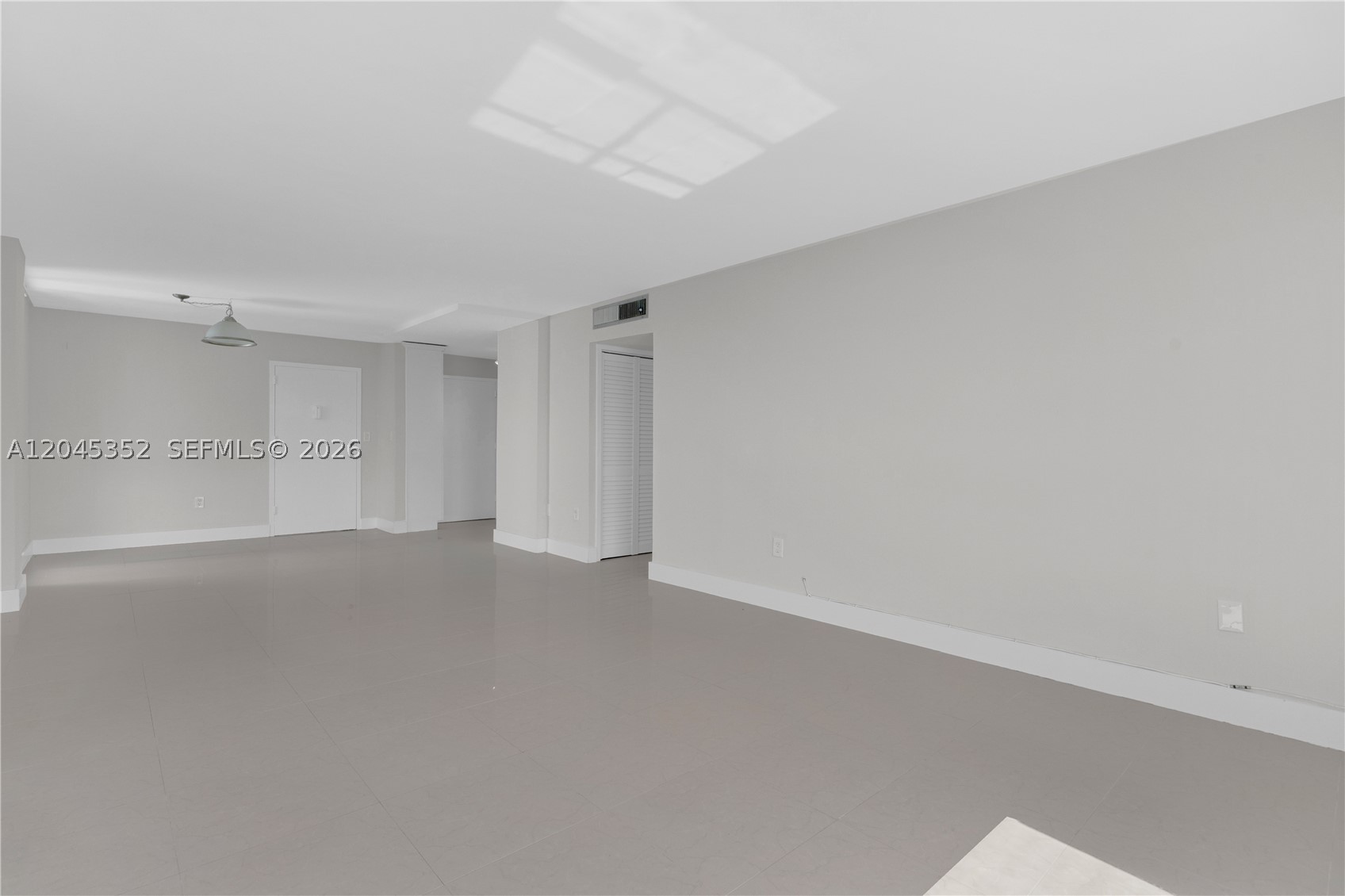 THE ISLANDER CLUB CONDO - Residential