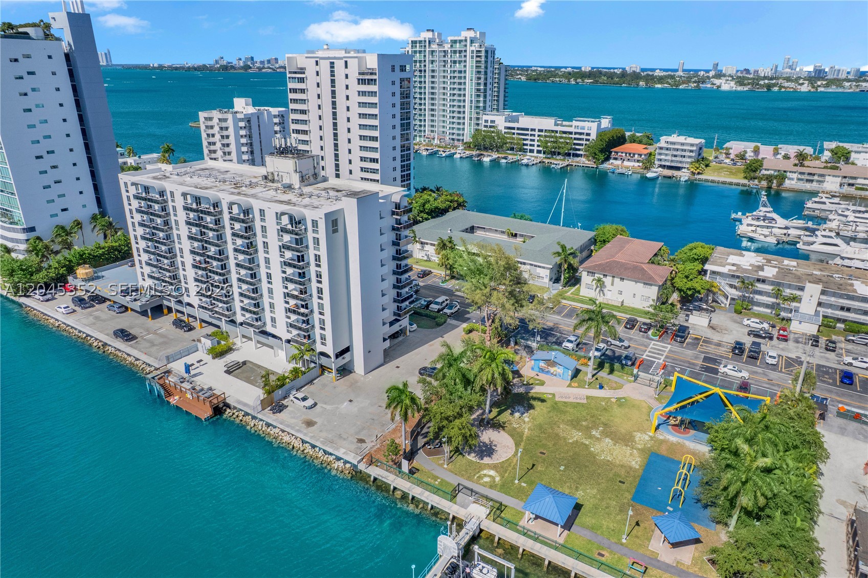 THE ISLANDER CLUB CONDO - Residential