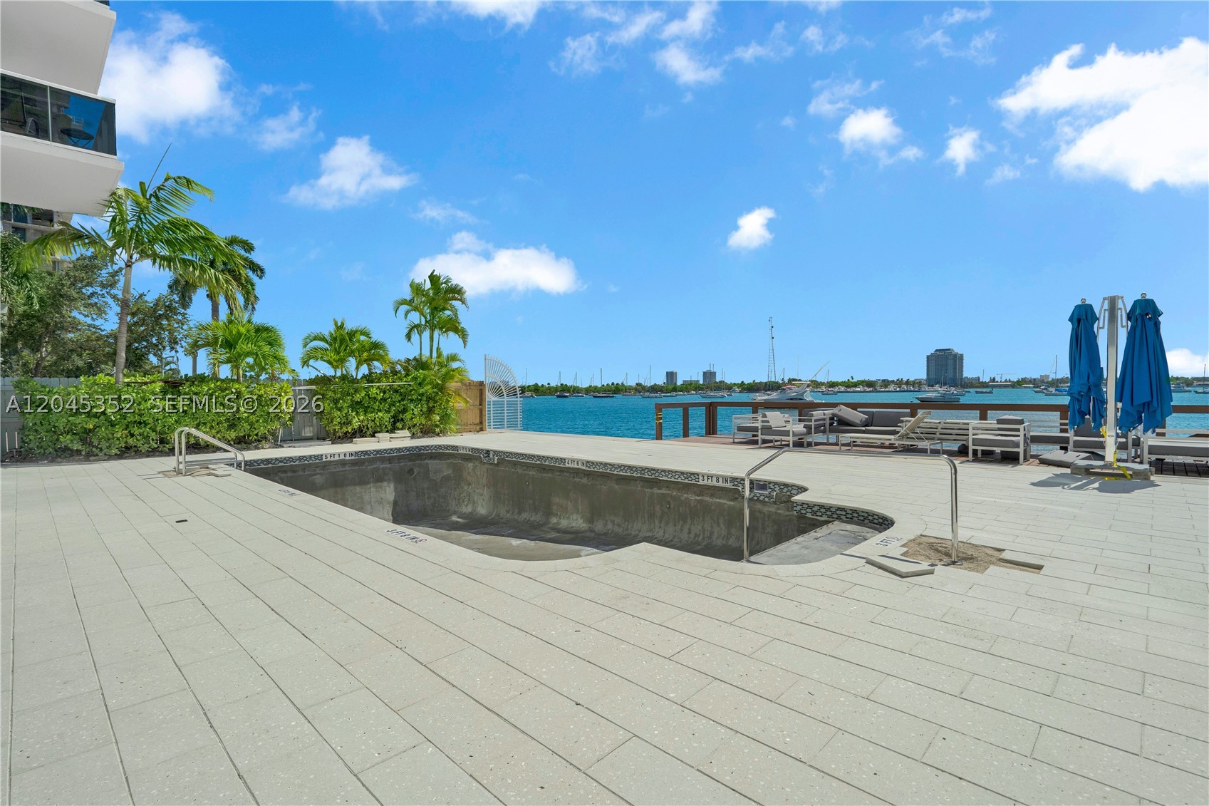 THE ISLANDER CLUB CONDO - Residential