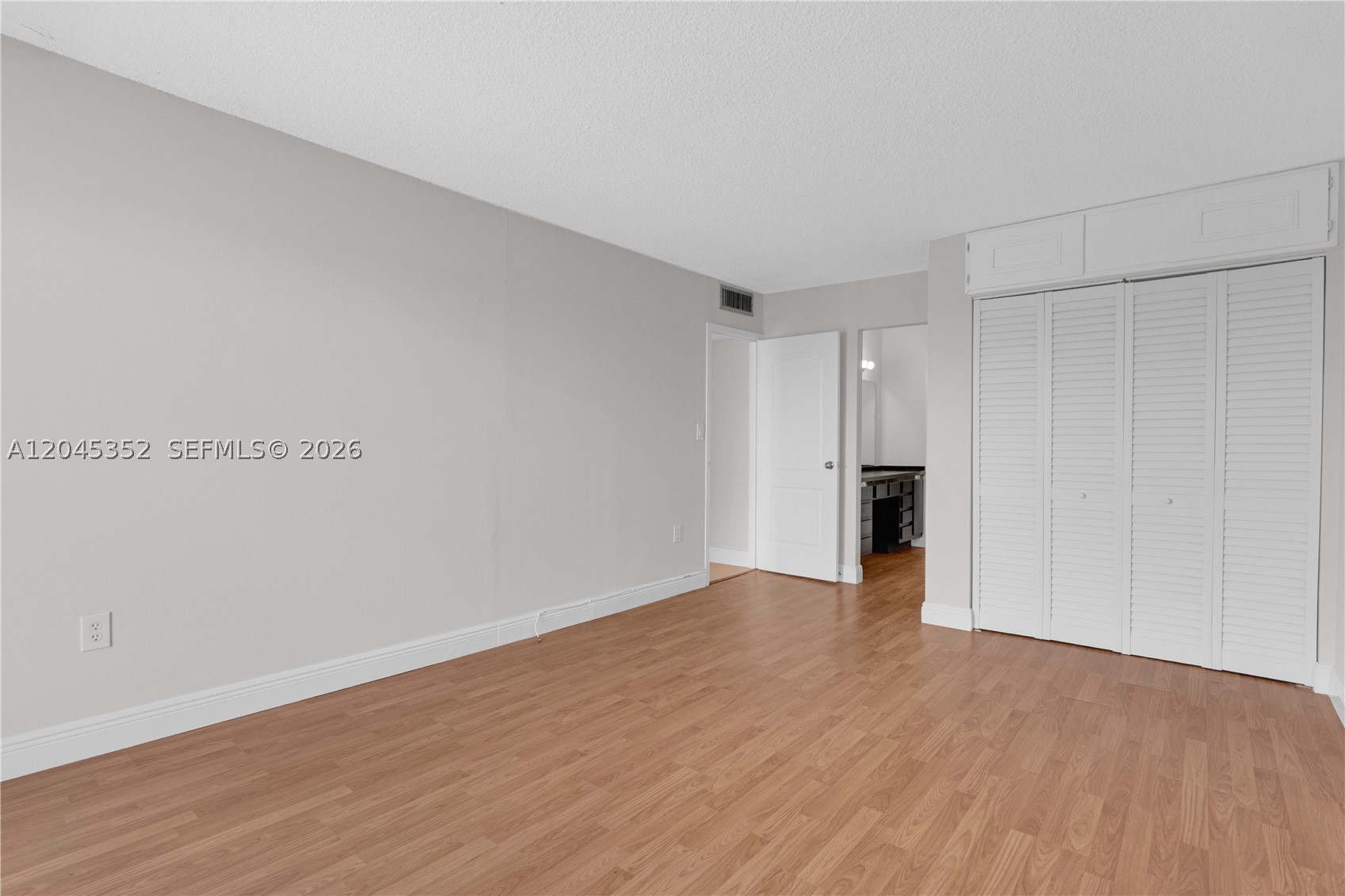 THE ISLANDER CLUB CONDO - Residential