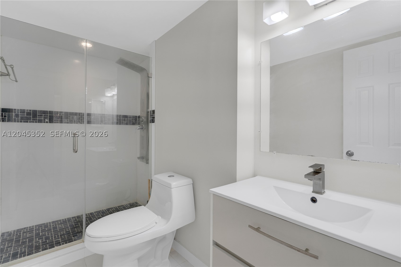 THE ISLANDER CLUB CONDO - Residential
