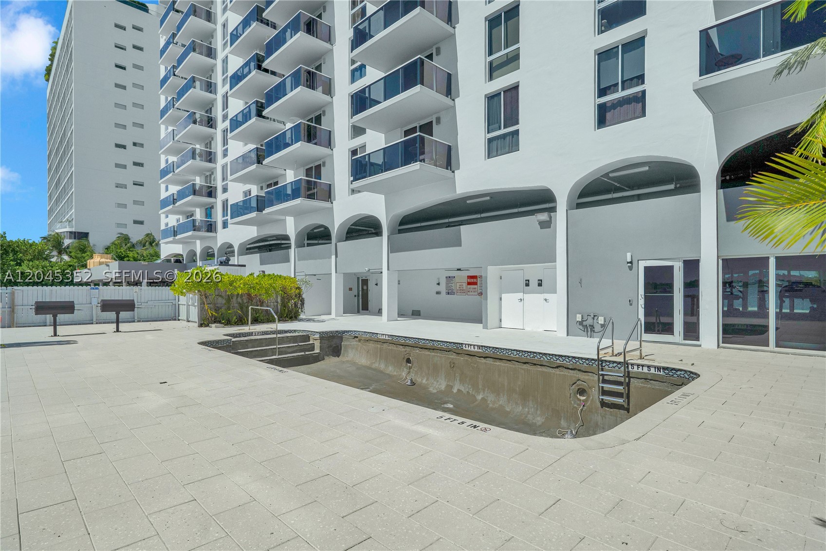 THE ISLANDER CLUB CONDO - Residential
