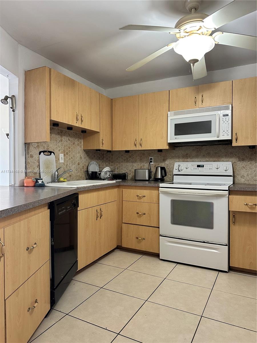 JADE WINDS GROUP-DAISY GA - Residential