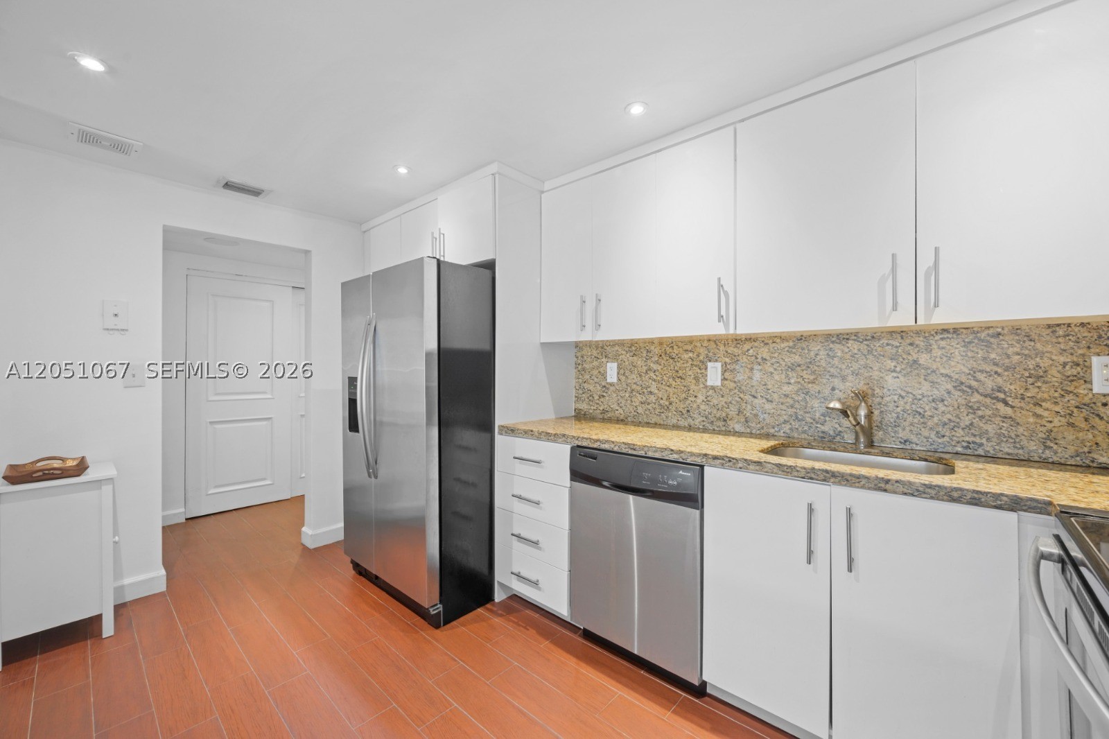 OCEANVIEW BUILDING B COND - Residential Lease