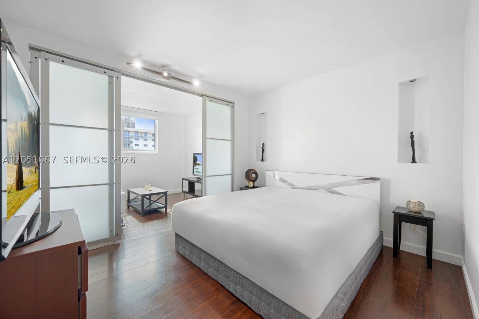 OCEANVIEW BUILDING B COND - Residential Lease