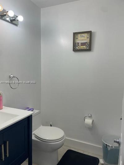 LA JOLLA WEST - Residential Lease