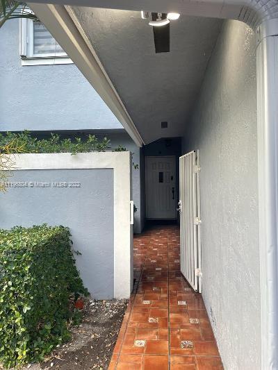 LA JOLLA WEST - Residential Lease