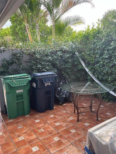 LA JOLLA WEST - Residential Lease