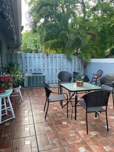 LA JOLLA WEST - Residential Lease