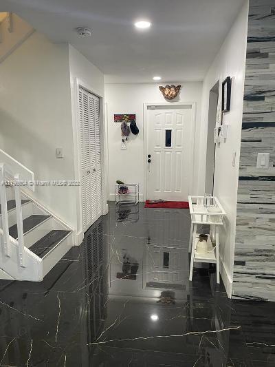 LA JOLLA WEST - Residential Lease