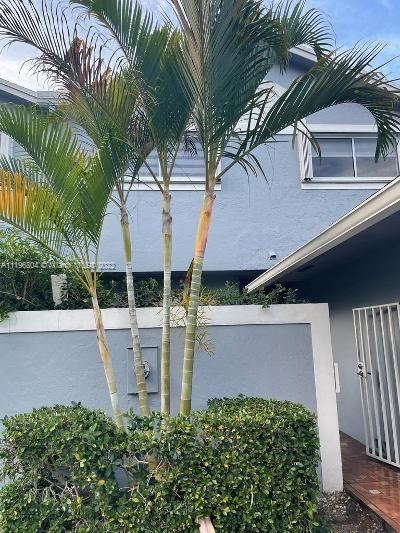 LA JOLLA WEST - Residential Lease