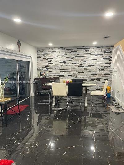 LA JOLLA WEST - Residential Lease