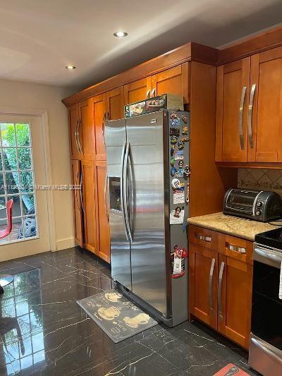 LA JOLLA WEST - Residential Lease