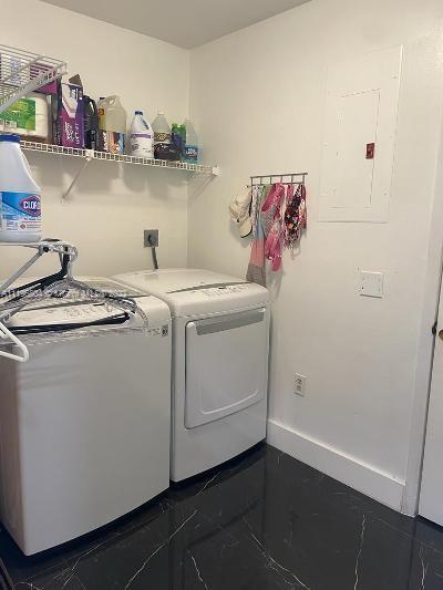 LA JOLLA WEST - Residential Lease