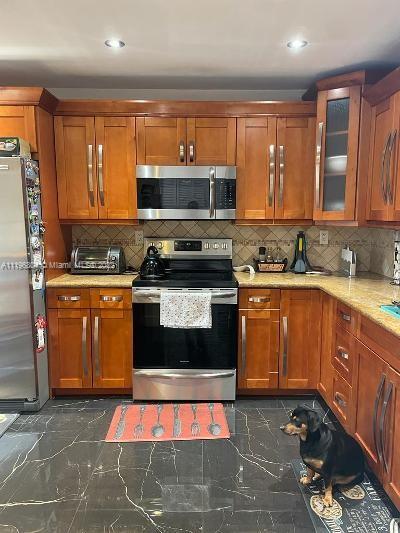 LA JOLLA WEST - Residential Lease