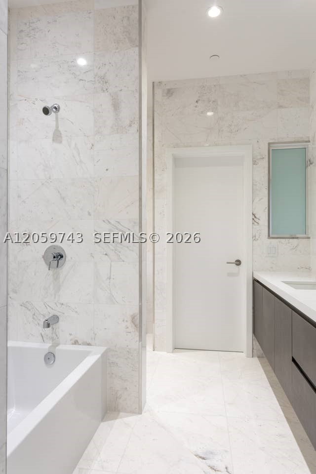PARAMOUNT MIAMI WORLDCENT - Residential