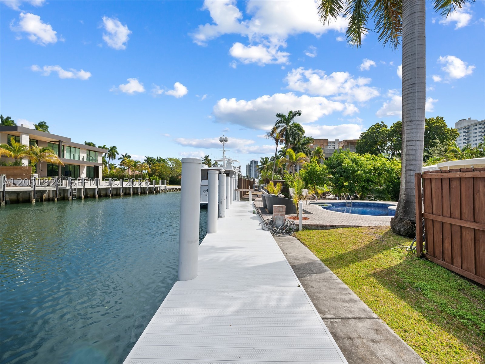 LAUDERDALE SHORES CORR PL - Residential Lease