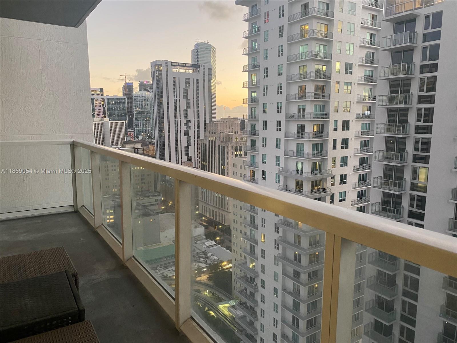 VIZCAYNE SOUTH CONDO - Residential