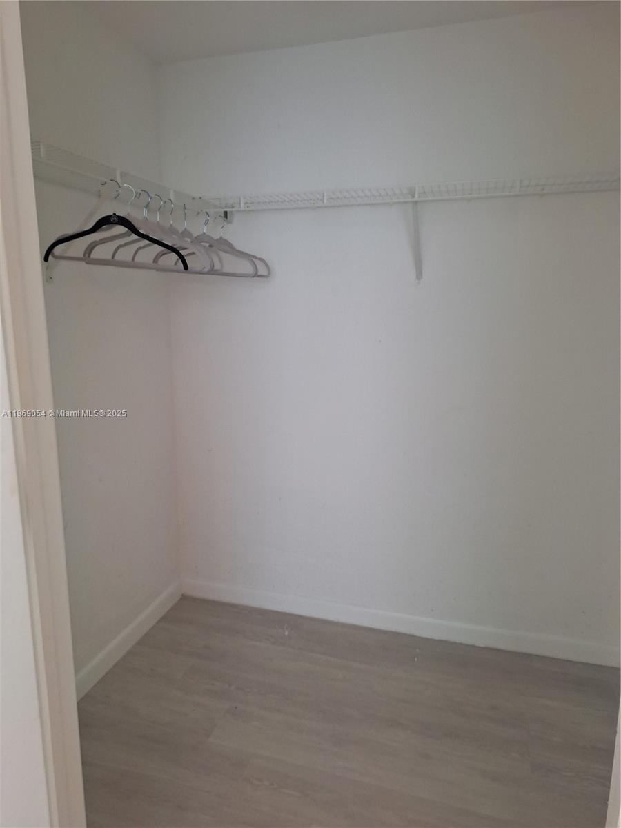 VIZCAYNE SOUTH CONDO - Residential