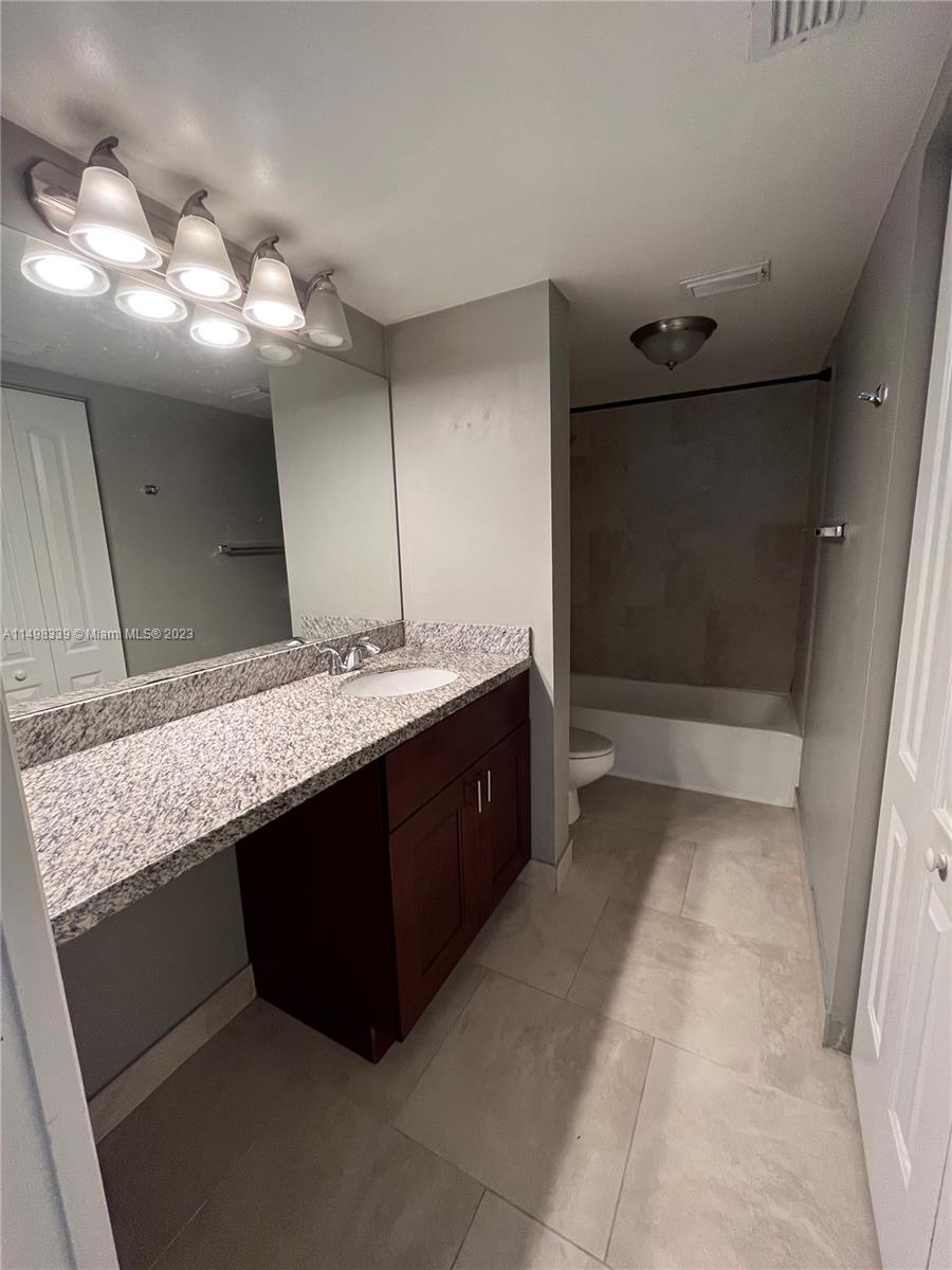 LAKEVIEW CLUB CONDO - Residential