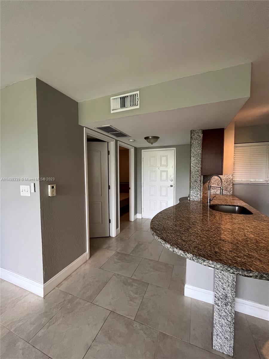 LAKEVIEW CLUB CONDO - Residential