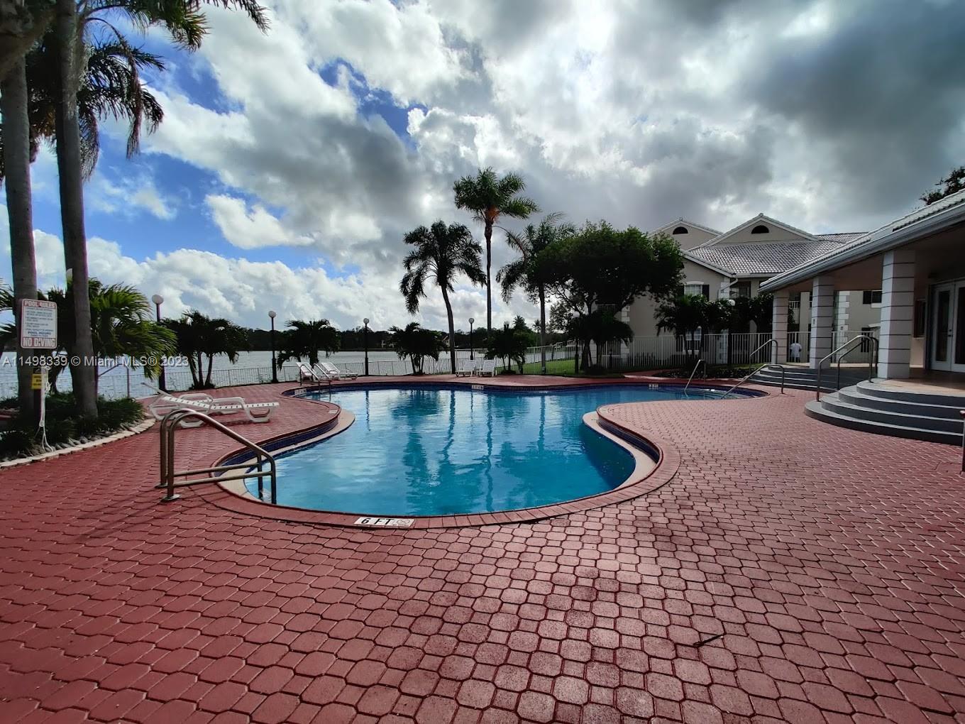 LAKEVIEW CLUB CONDO - Residential