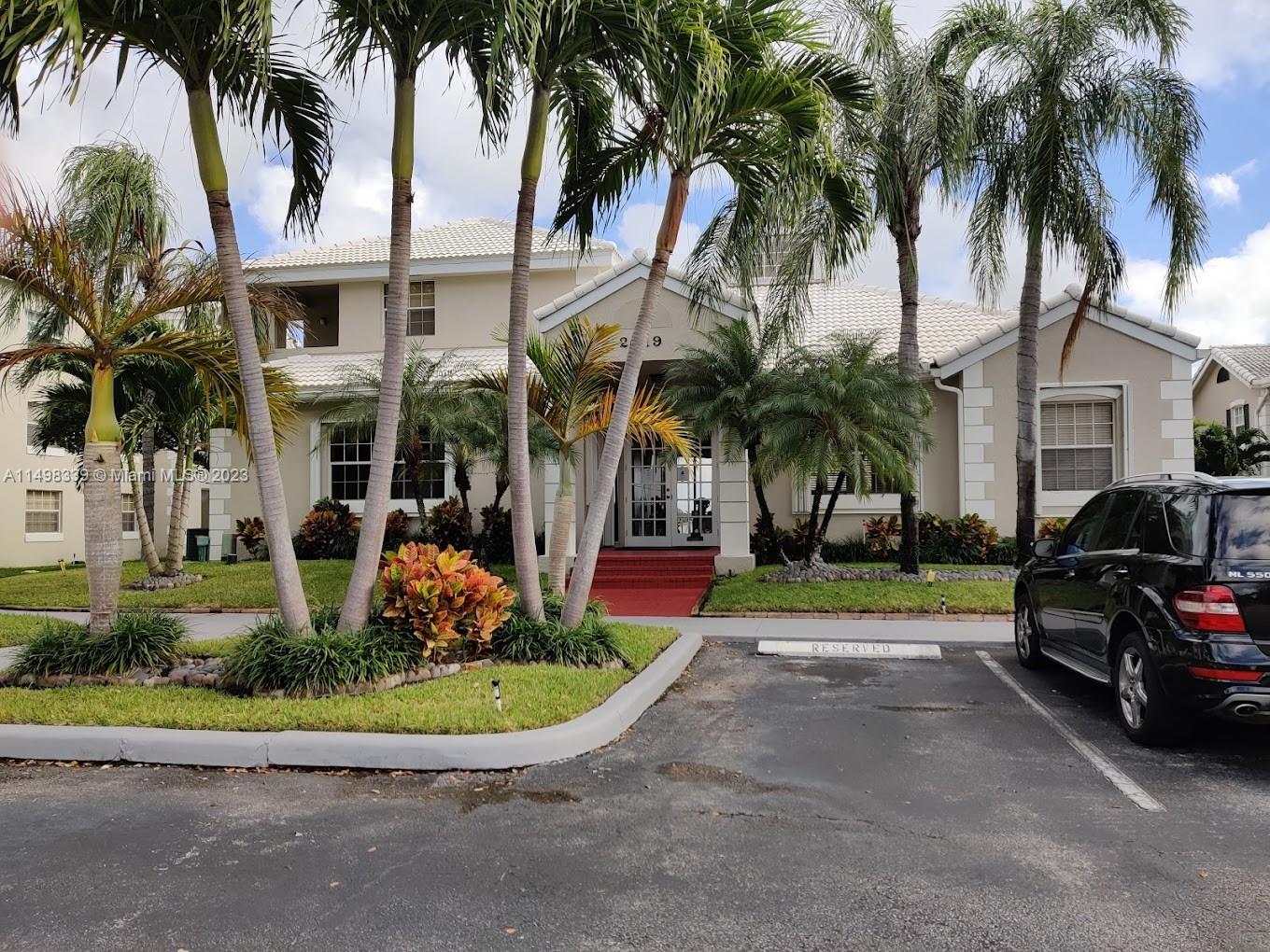 LAKEVIEW CLUB CONDO - Residential