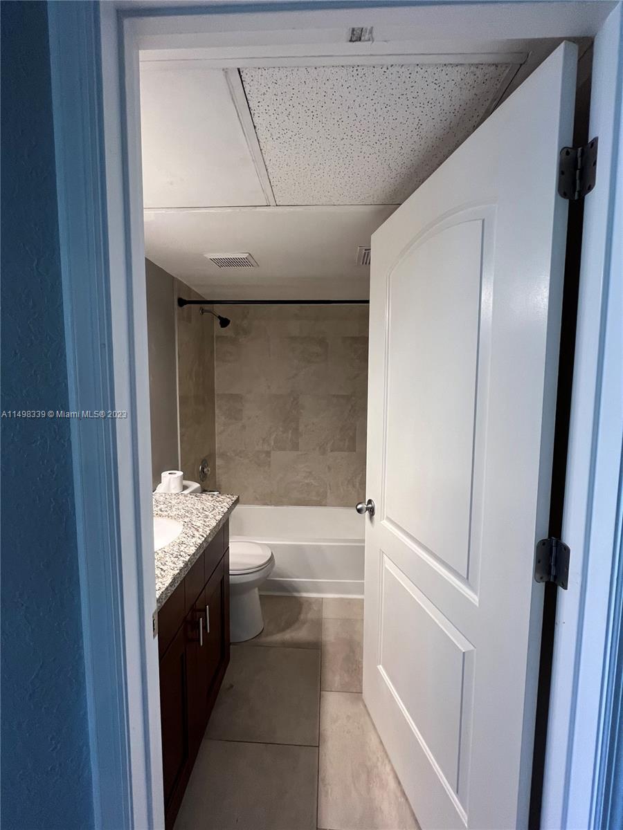 LAKEVIEW CLUB CONDO - Residential