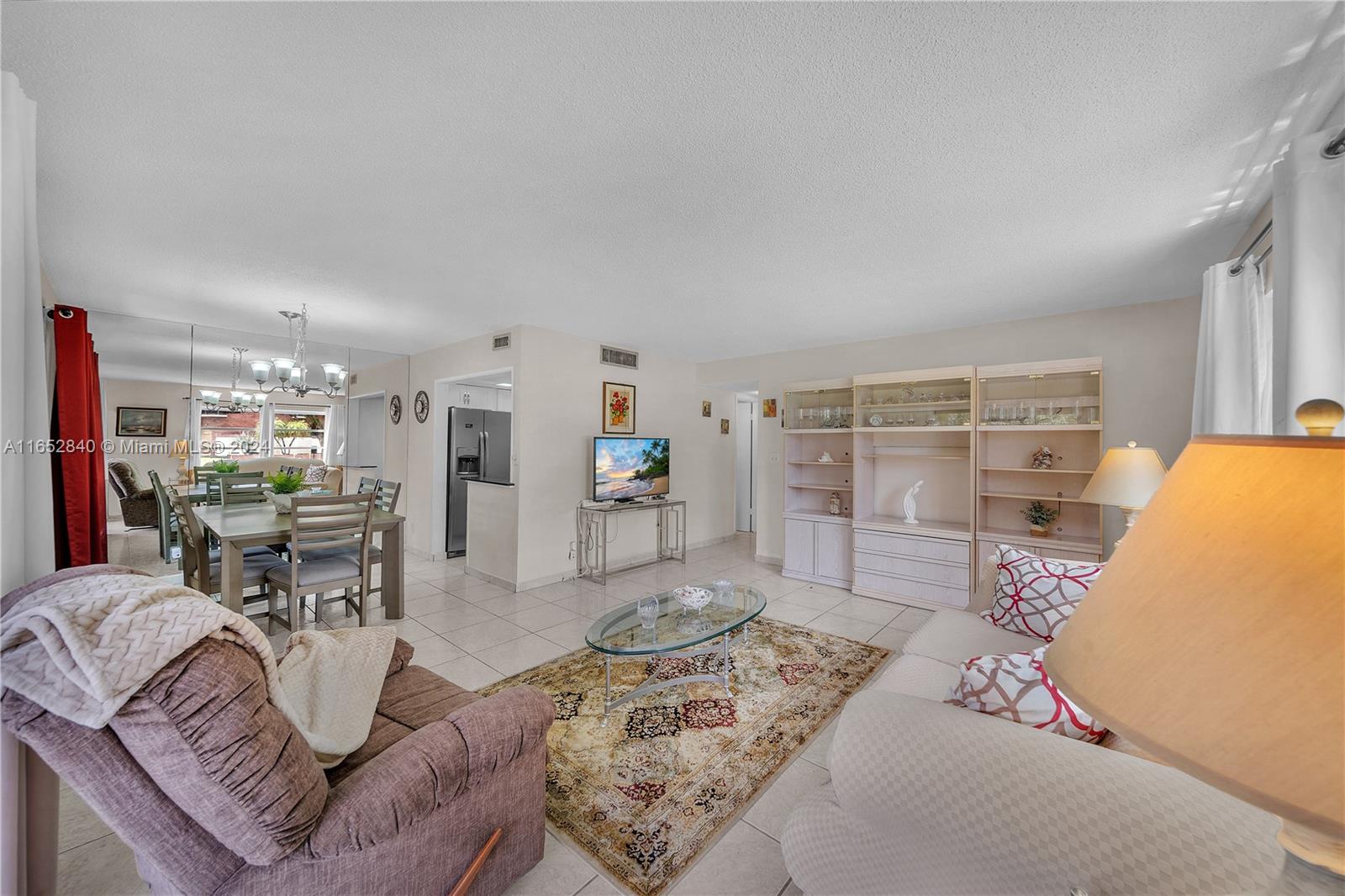 LAUDERDALE OAKS CONDO I - Residential