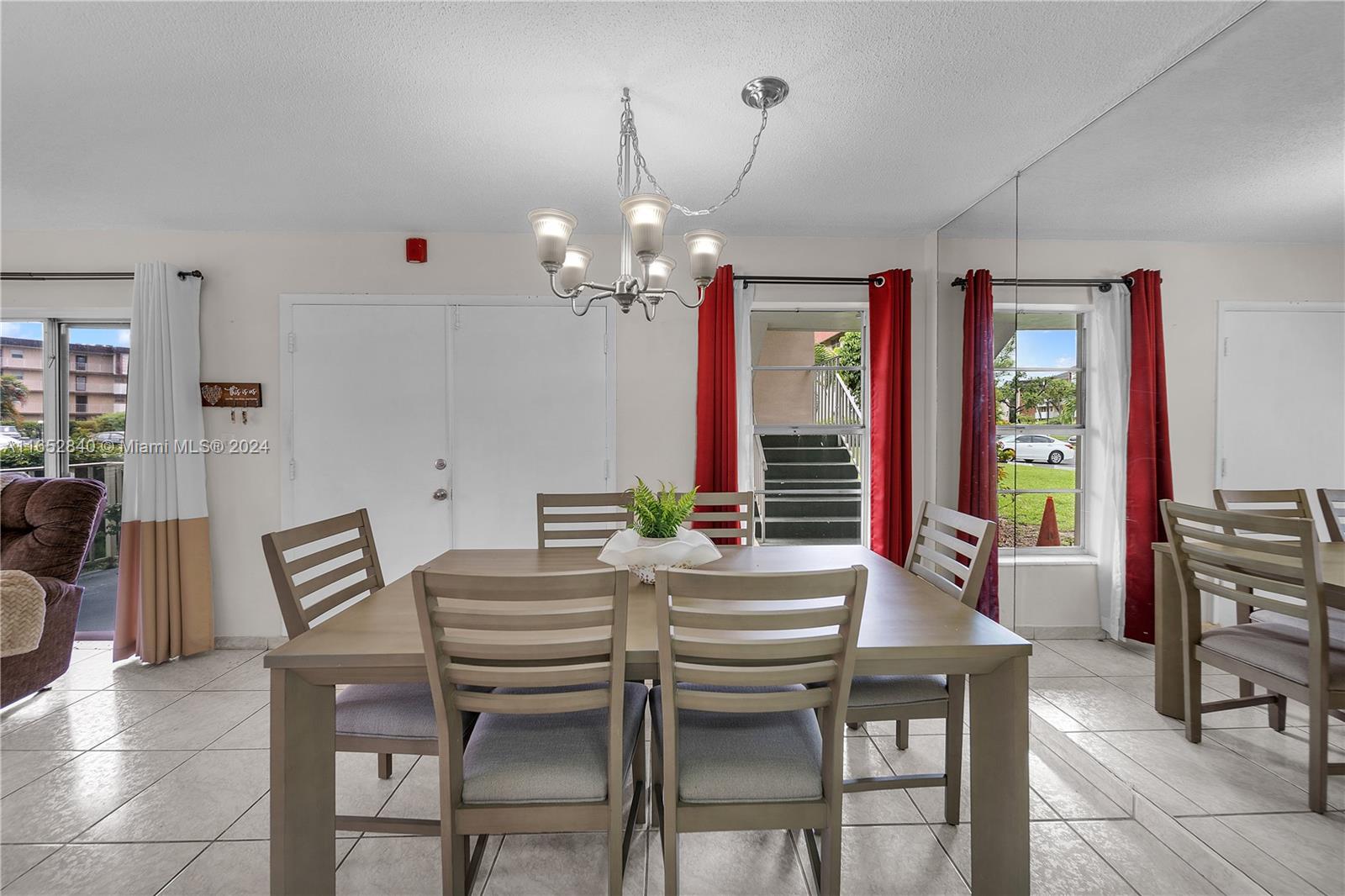 LAUDERDALE OAKS CONDO I - Residential