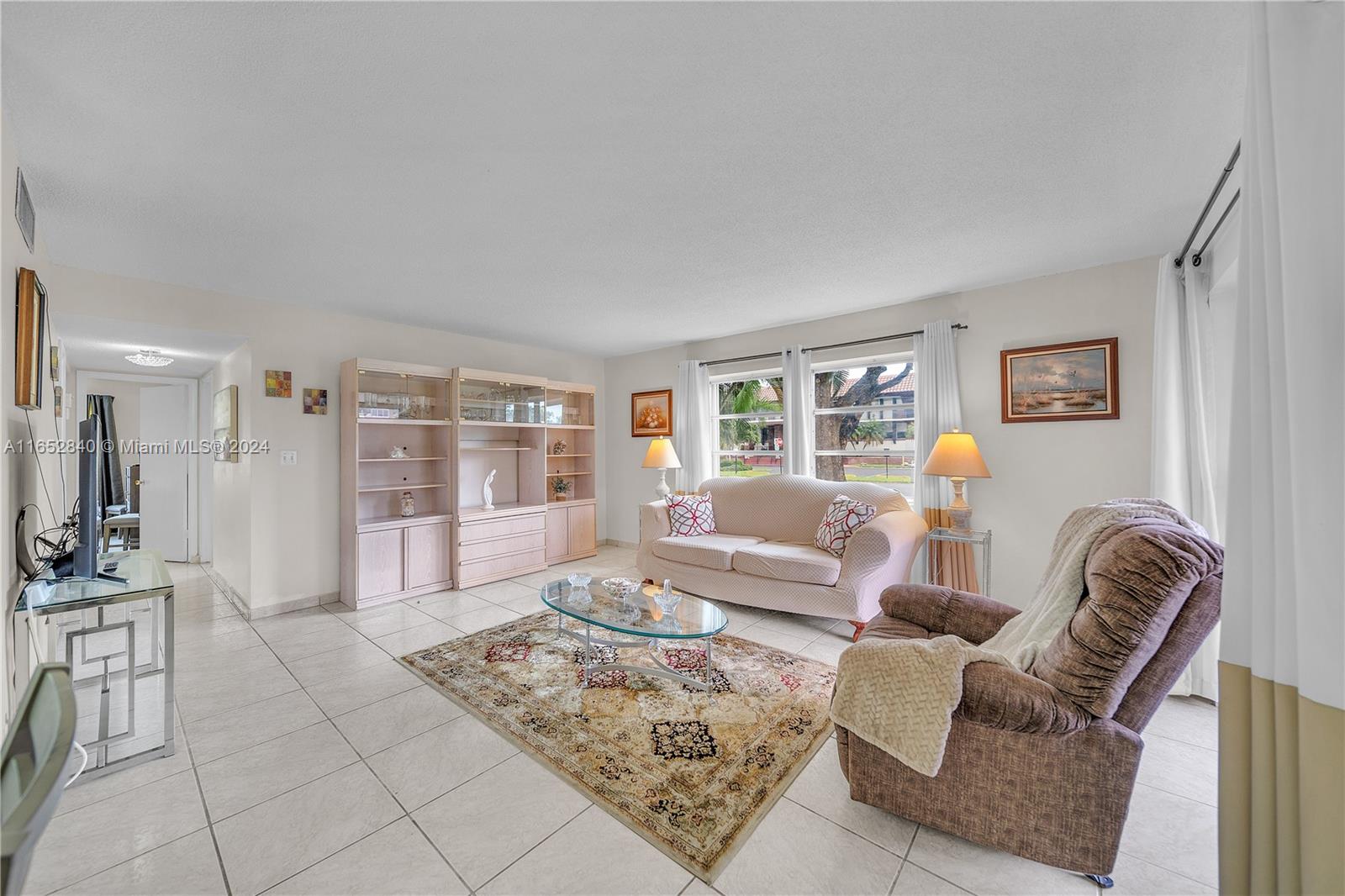 LAUDERDALE OAKS CONDO I - Residential