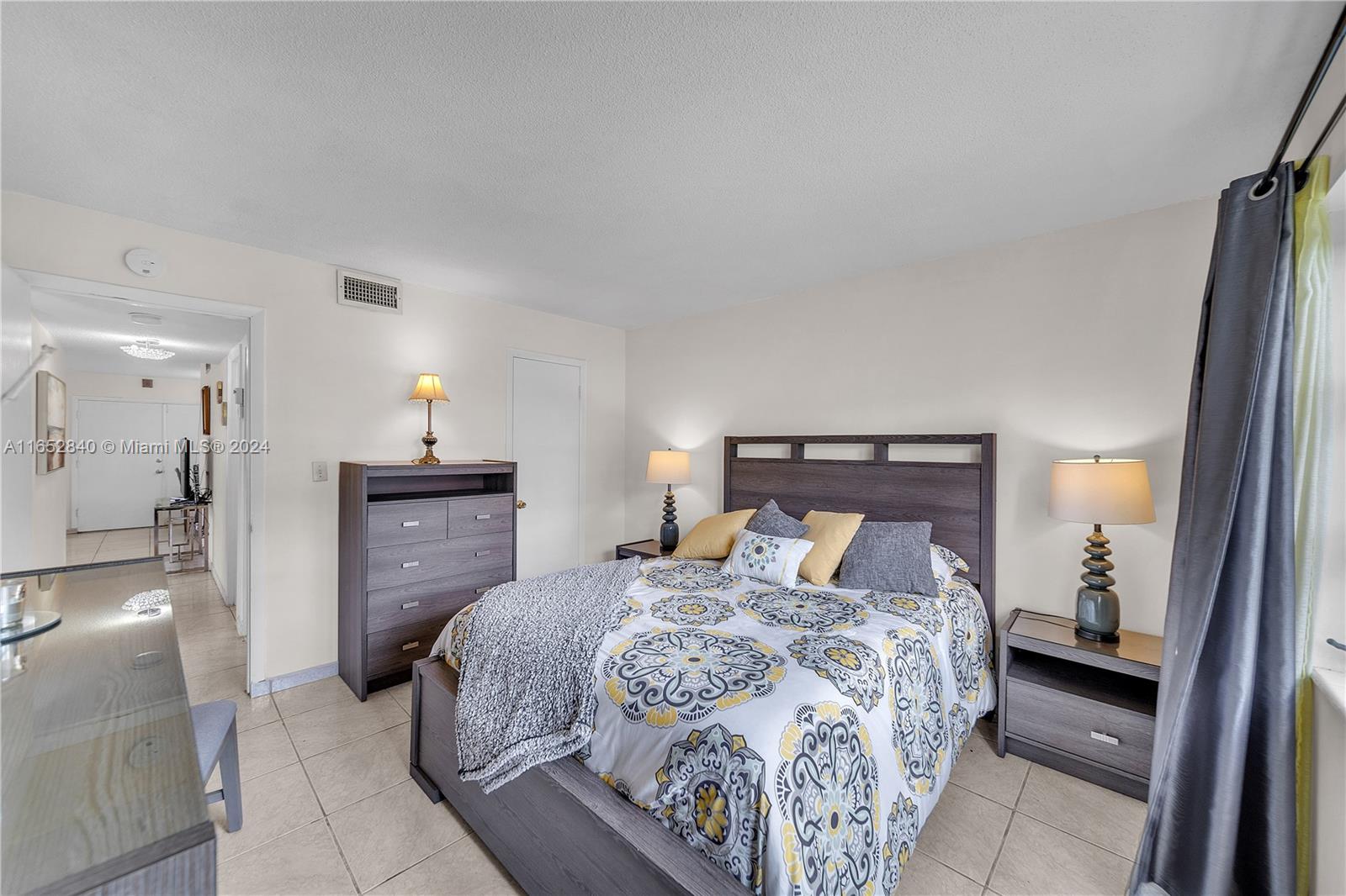 LAUDERDALE OAKS CONDO I - Residential