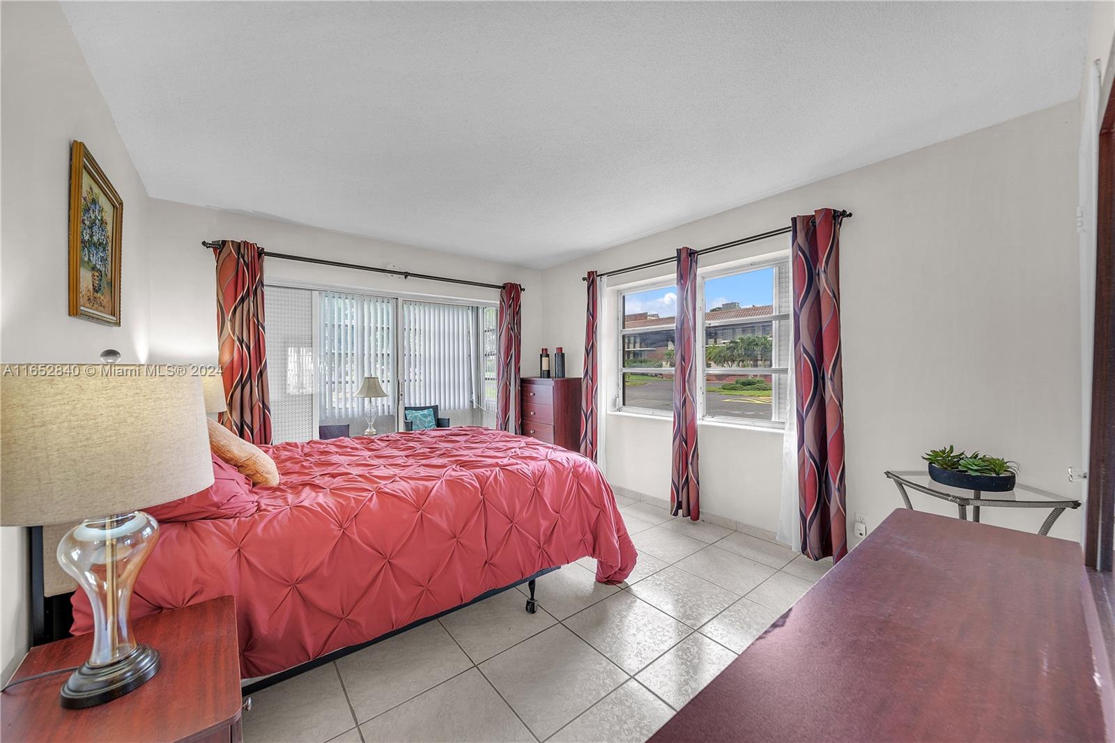 LAUDERDALE OAKS CONDO I - Residential