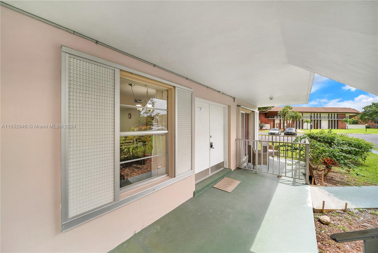 LAUDERDALE OAKS CONDO I - Residential