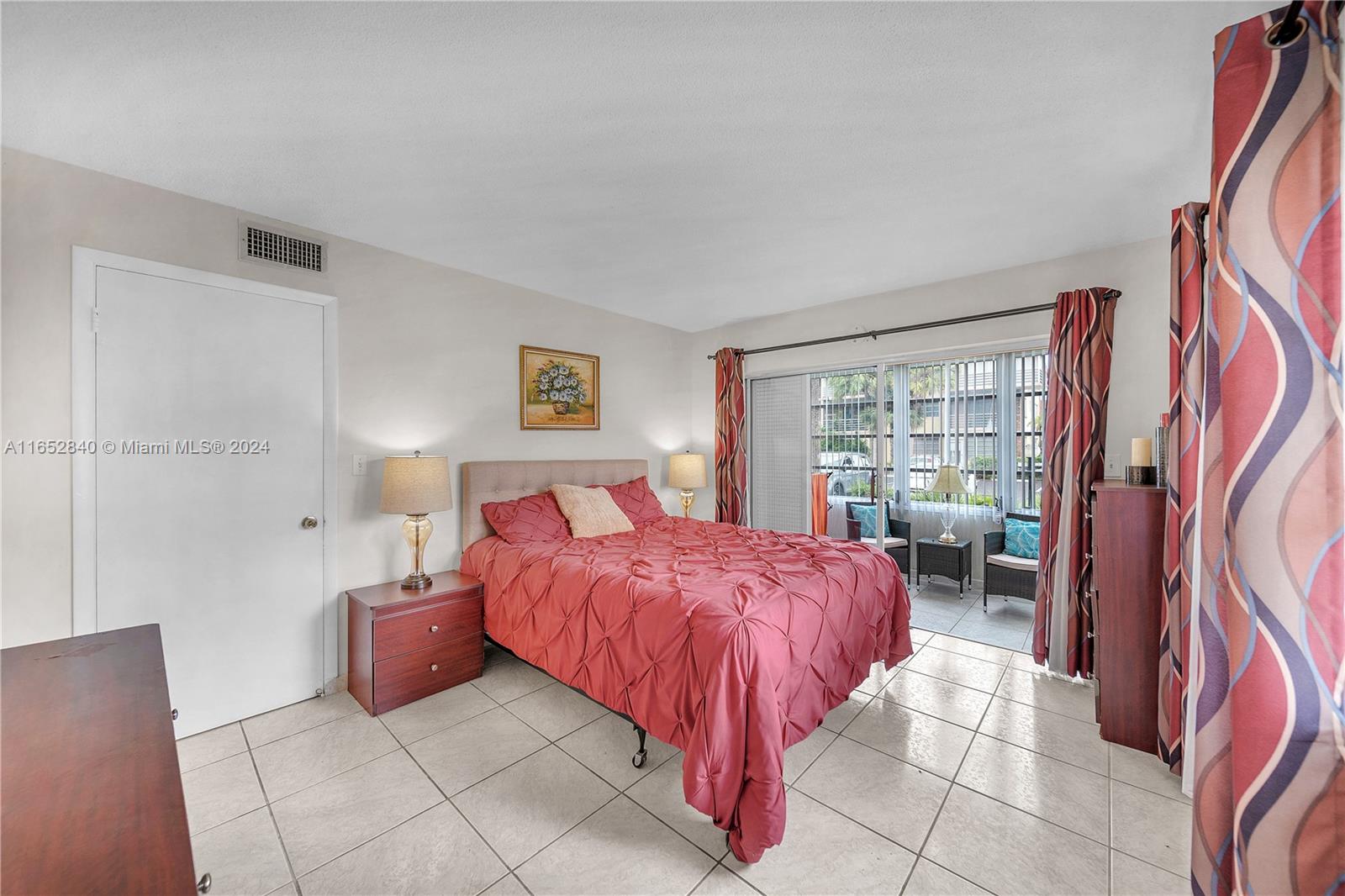 LAUDERDALE OAKS CONDO I - Residential