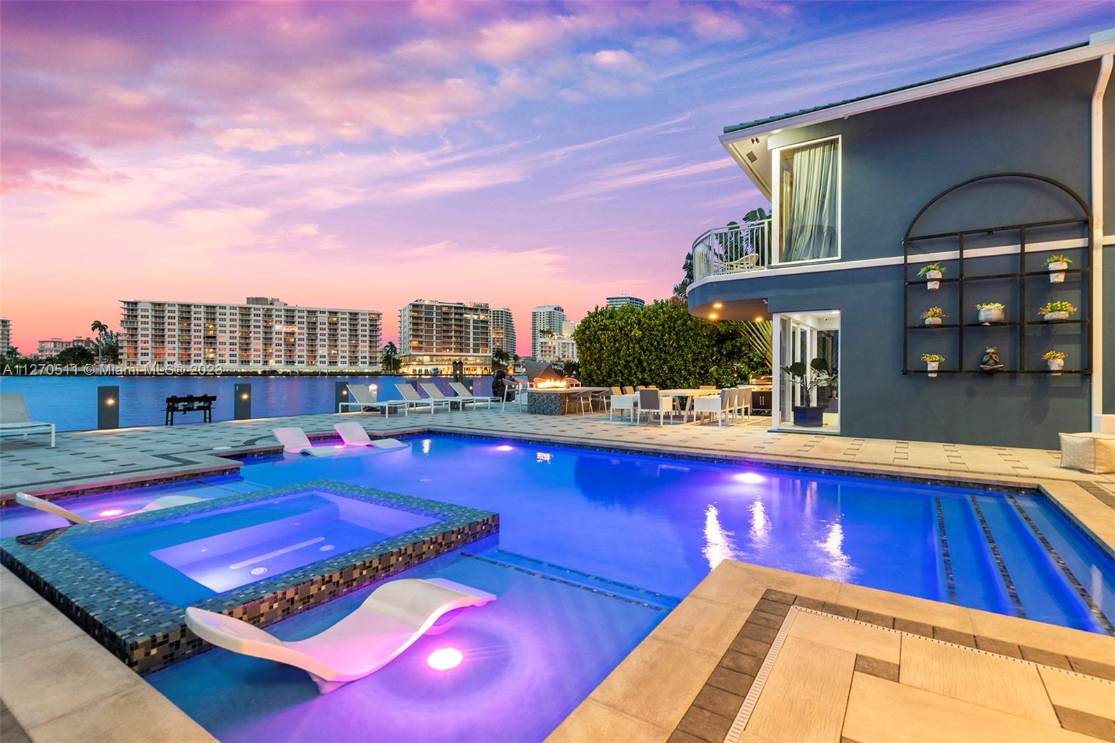 SEA ISLAND - Residential