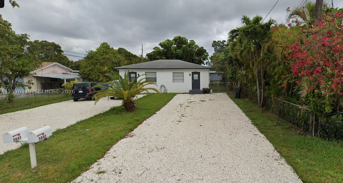 HOLLYWOOD ACRES - Residential Income