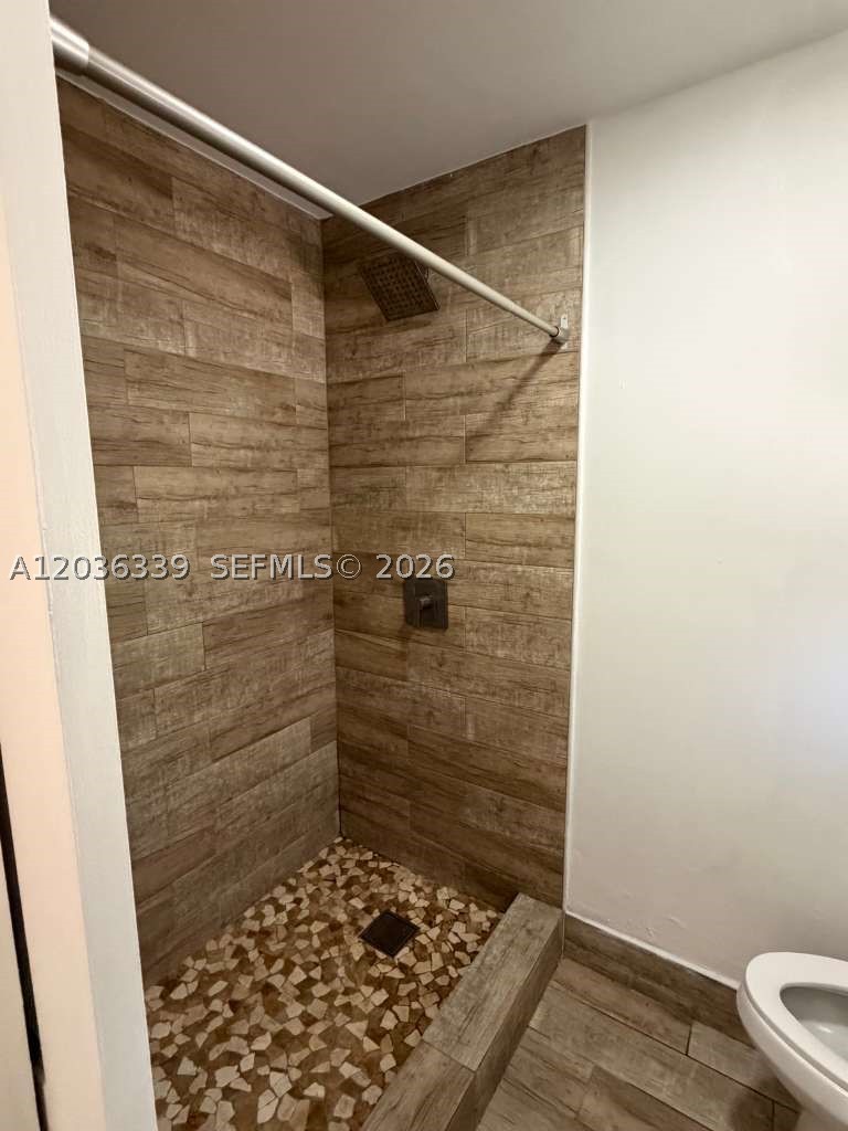 HOLLYWOOD ACRES - Residential Income