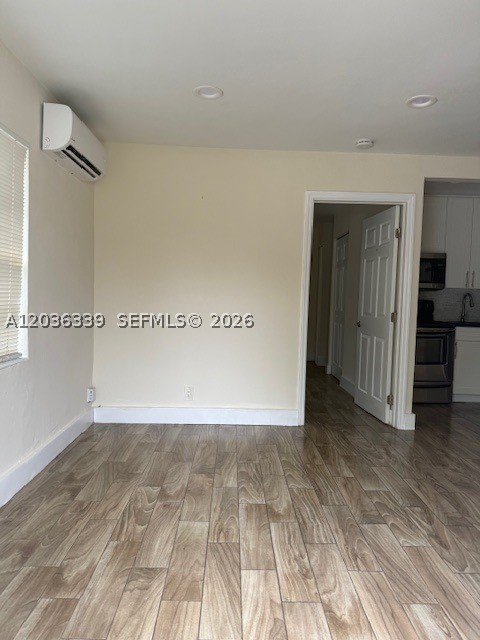 HOLLYWOOD ACRES - Residential Income