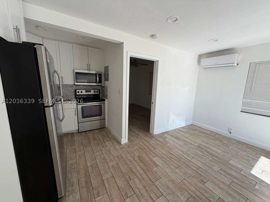 HOLLYWOOD ACRES - Residential Income